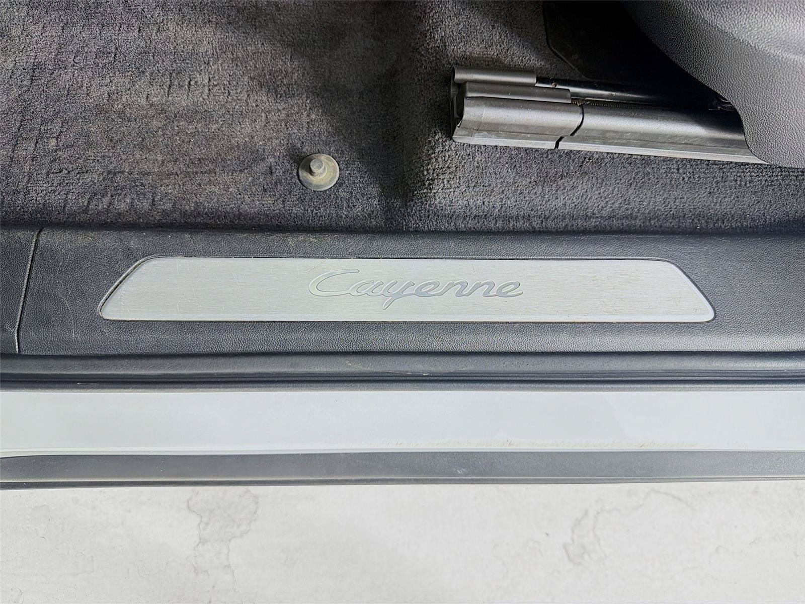 Certified 2023 Porsche Cayenne Platinum Edition AWD/4WD image 9