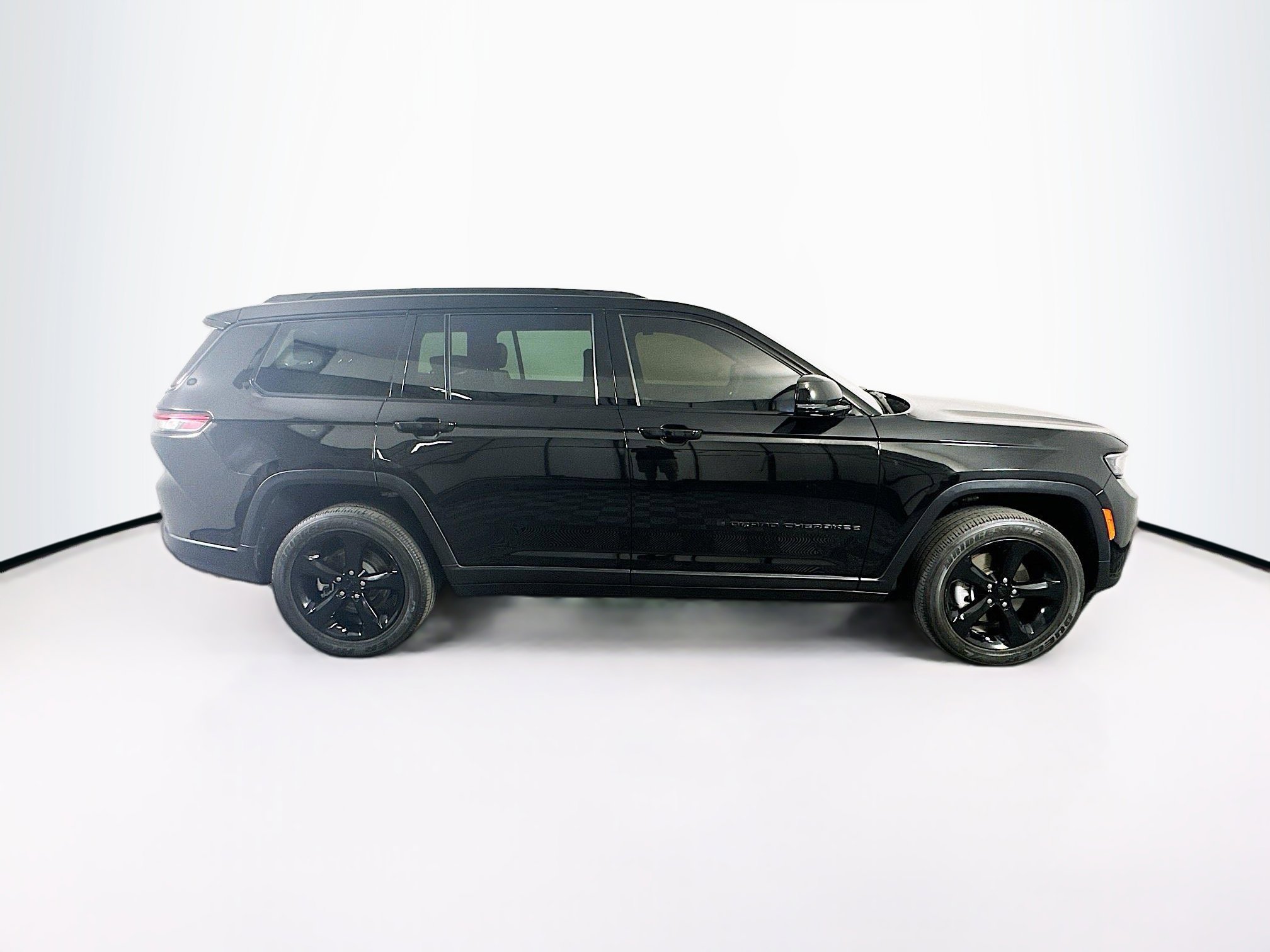 Used 2023 Jeep Grand Cherokee L Laredo image 10