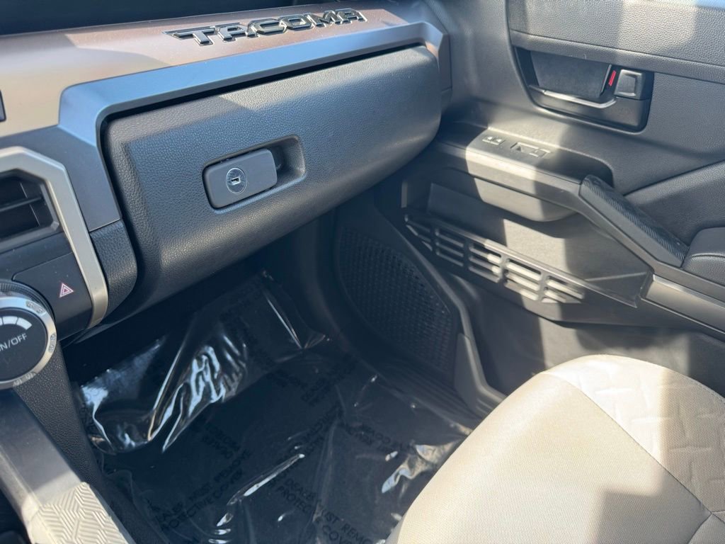 Certified 2024 Toyota Tacoma SR5 AWD/4WD image 21
