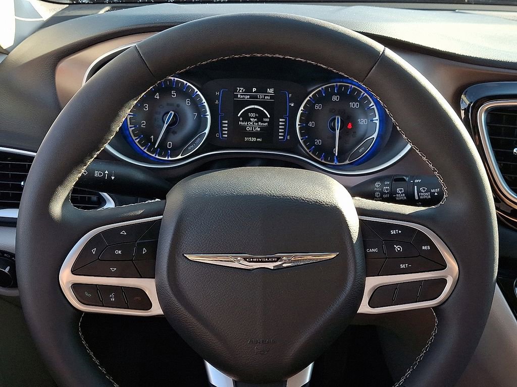 Used 2024 Chrysler Voyager LX image 21