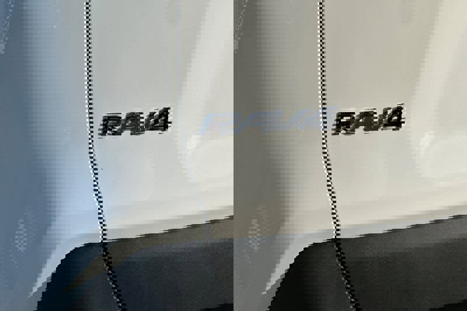 Used 2022 Toyota RAV4 LE image 33