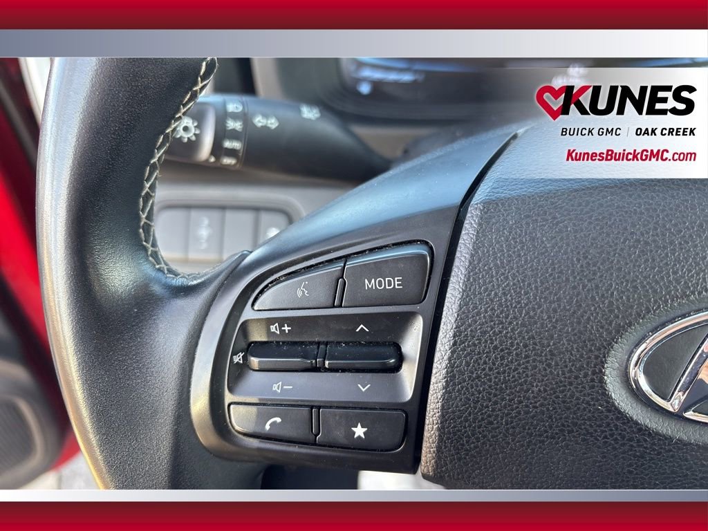 Used 2023 Hyundai Venue Limited w/ Cargo Package image 16