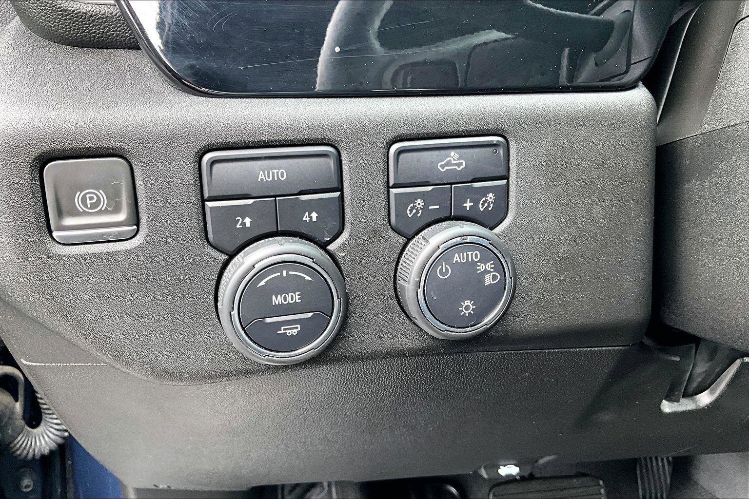 Used 2023 Chevrolet Silverado 1500 LT AWD/4WD image 37