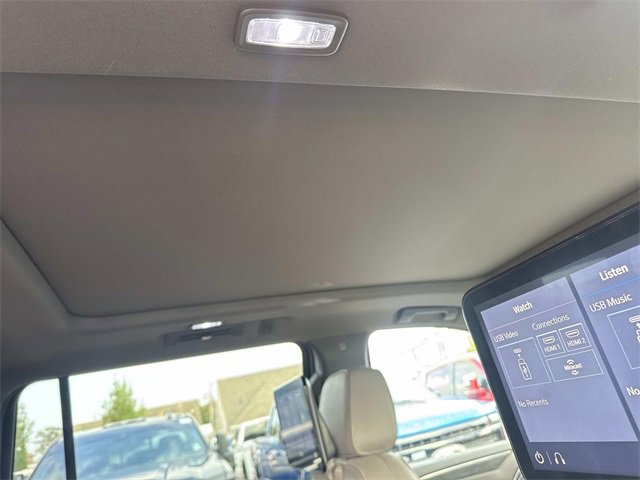 Used 2021 GMC Yukon XL SLT w/ SLT Premium Package image 13