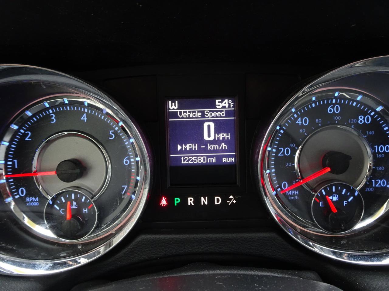 Used 2016 Chrysler Town & Country Touring w/ Driver Convenience Group image 25