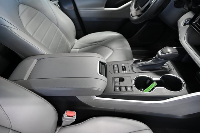 Used 2023 Toyota Highlander XLE image 22