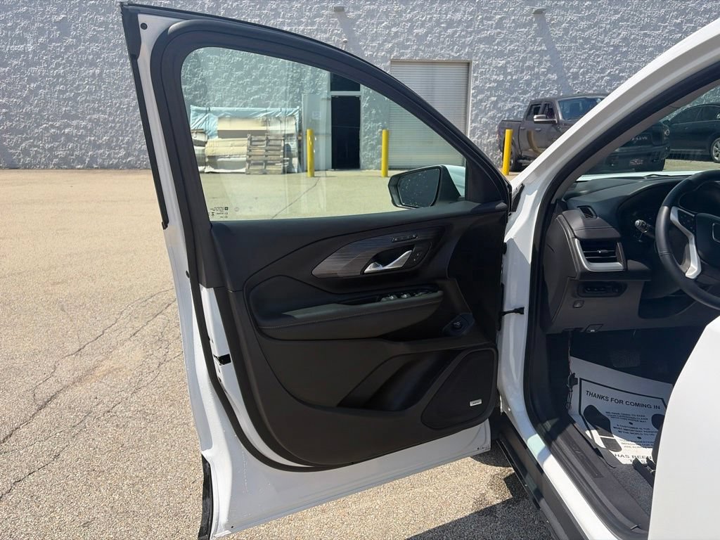 Used 2024 GMC Terrain SLT w/ Infotainment Package II AWD/4WD image 10