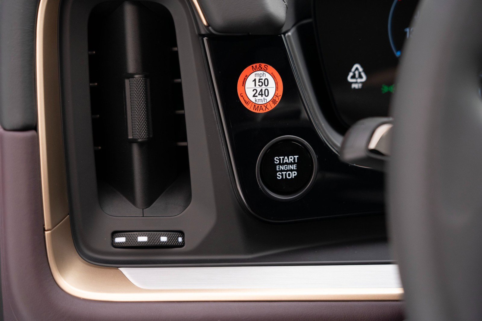 Certified 2025 Porsche Cayenne E-Hybrid image 30