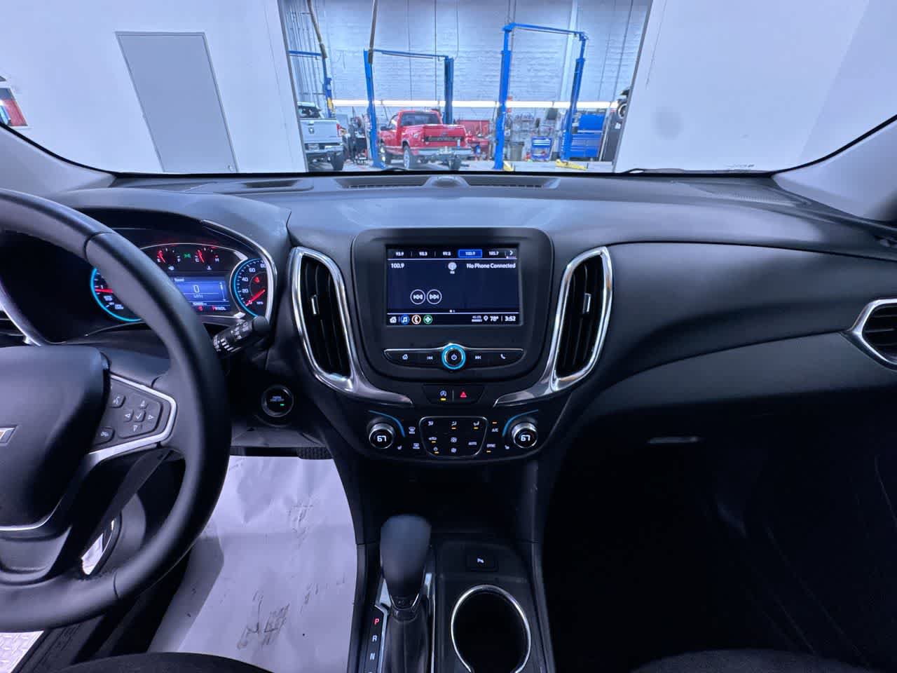 Used 2023 Chevrolet Equinox LT FWD image 23
