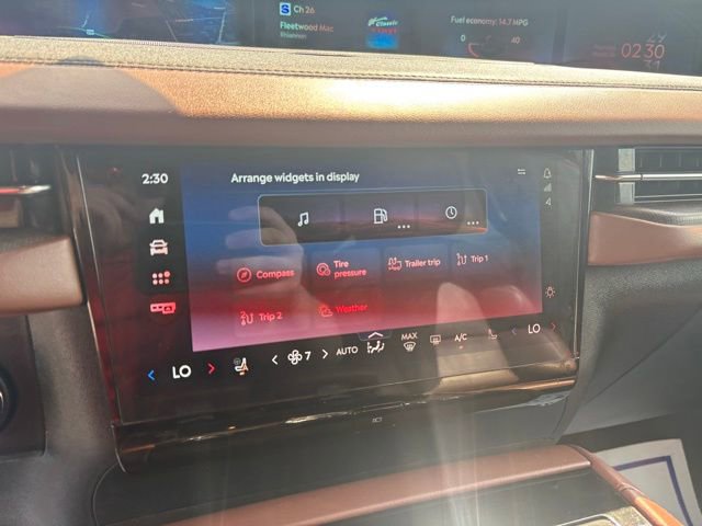 Used 2025 Lincoln Navigator Reserve image 21