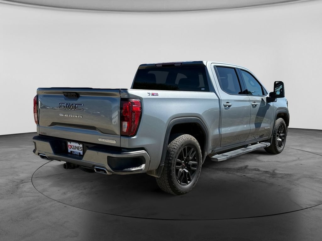 Used 2024 GMC Sierra 1500 Elevation w/ LPO, Elevation Black Package AWD/4WD image 10