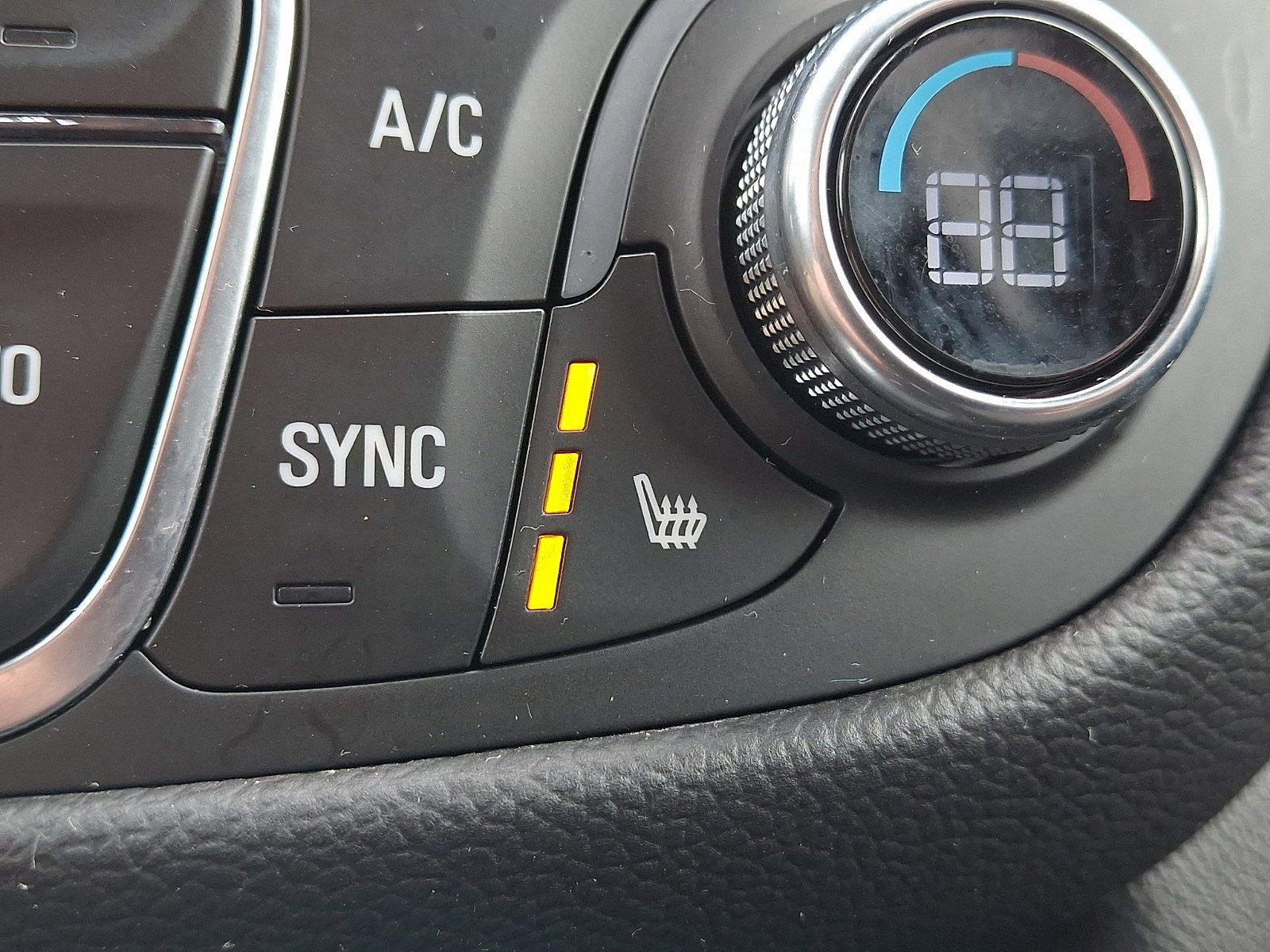Used 2024 Chevrolet Equinox LT FWD image 25
