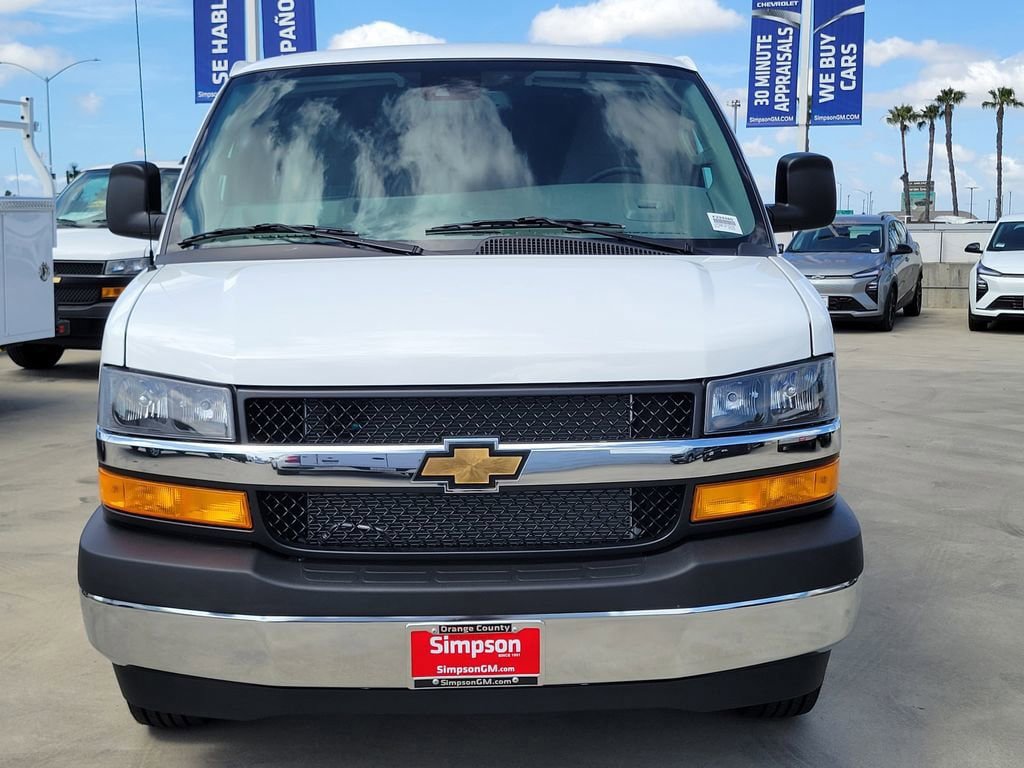 New 2026 Chevrolet Express 3500 Extended RWD image 19