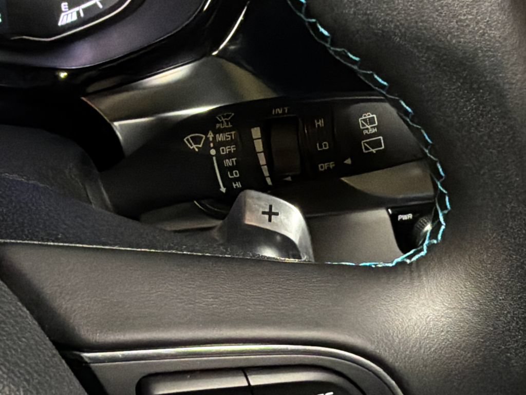 Certified 2022 Kia Niro Touring Special Edition FWD image 35
