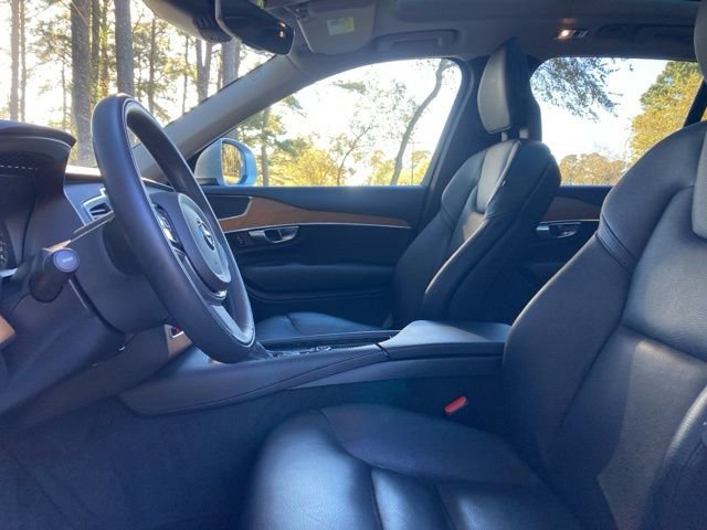 Used 2021 Volvo XC90 T6 Momentum w/ Climate Package image 21