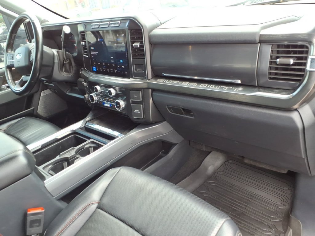 Used 2024 Ford F250 Lariat w/ Black Appearance Package AWD/4WD image 11
