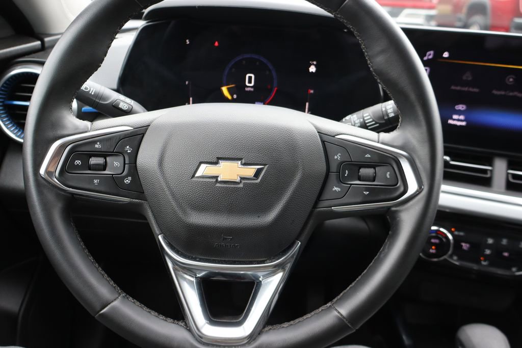 Used 2025 Chevrolet Trax LT w/ Driver Confidence Package FWD image 10