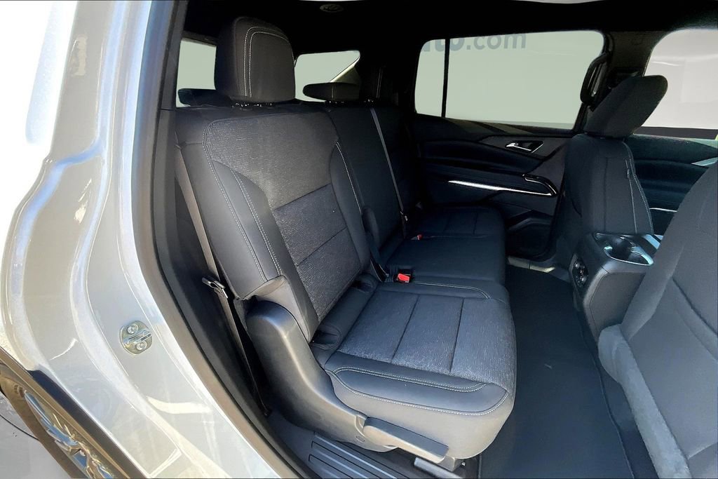 New 2026 Chevrolet Traverse LT image 11