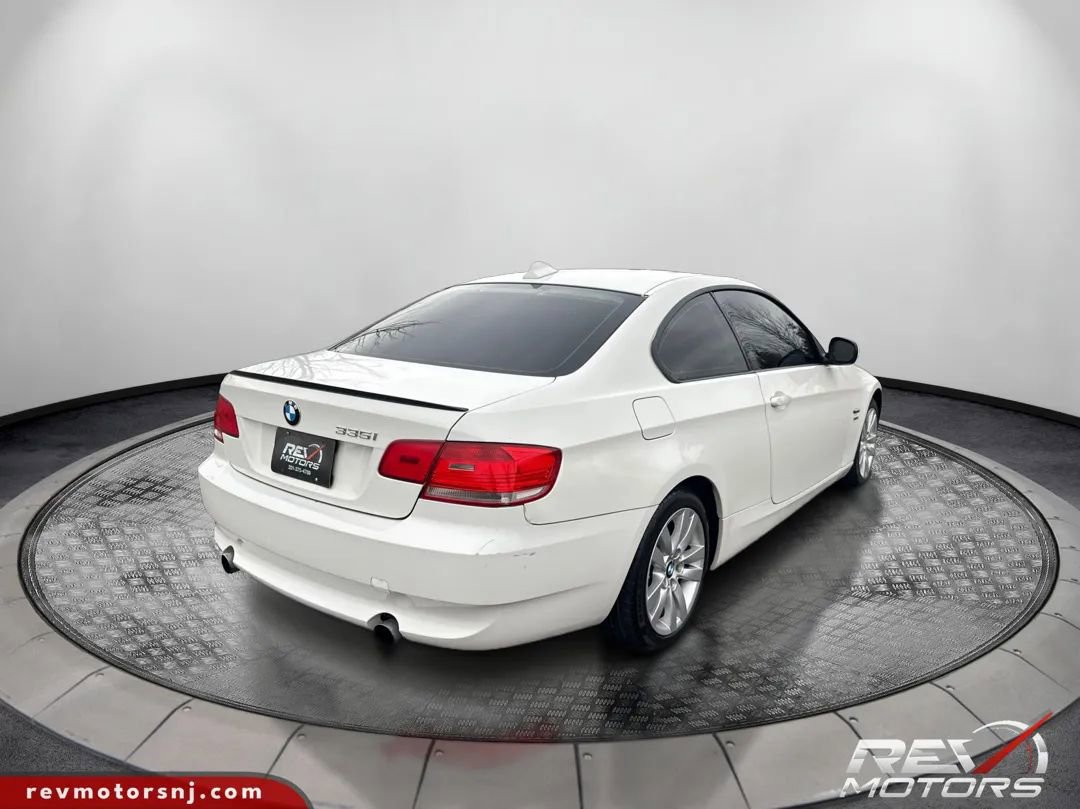 Used 2010 BMW 335i xDrive Coupe image 5