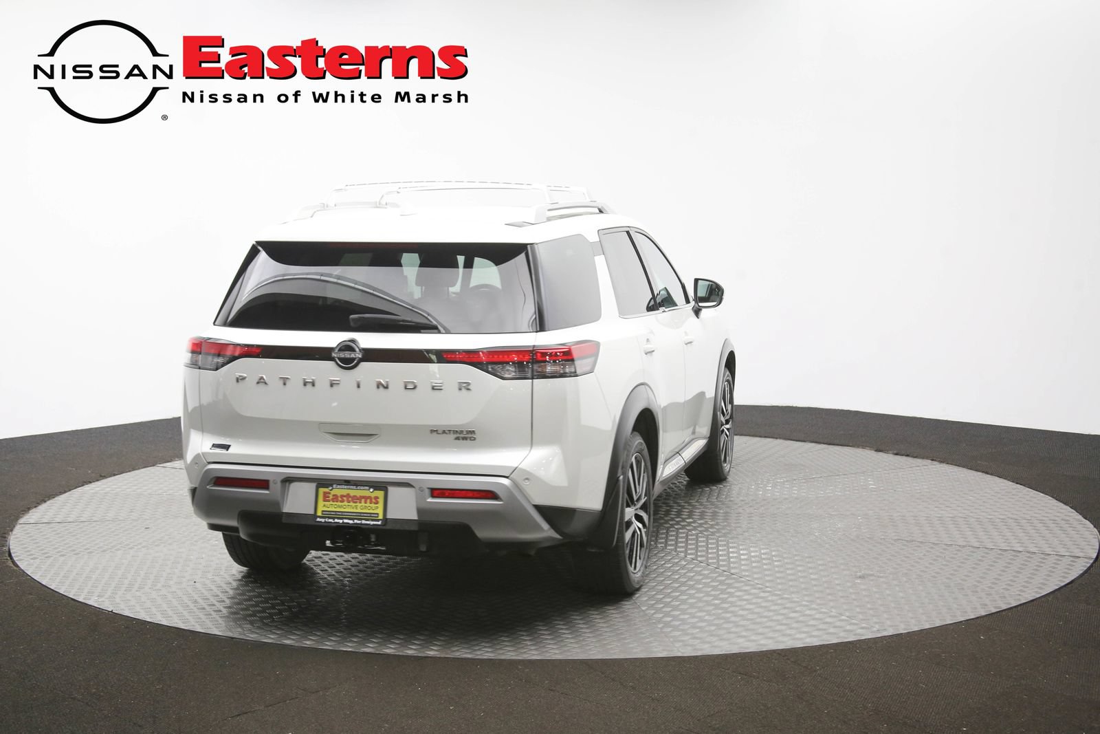 Used 2023 Nissan Pathfinder Platinum AWD/4WD image 42