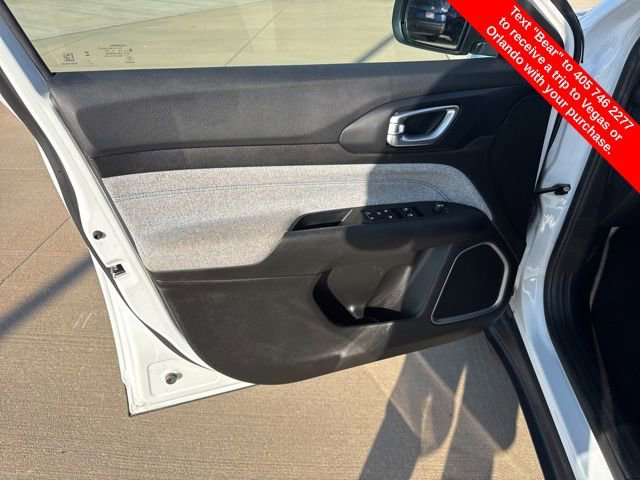 Used 2024 Jeep Compass Latitude image 16