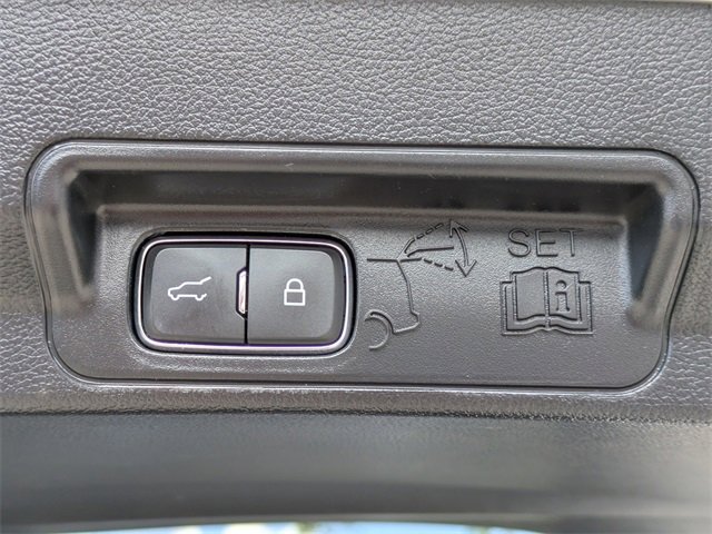 Used 2022 Ford Explorer Platinum w/ Technology Package image 14