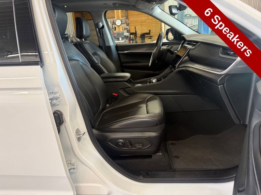 Used 2024 Jeep Grand Cherokee Limited w/ Black Appearance Package AWD/4WD image 42