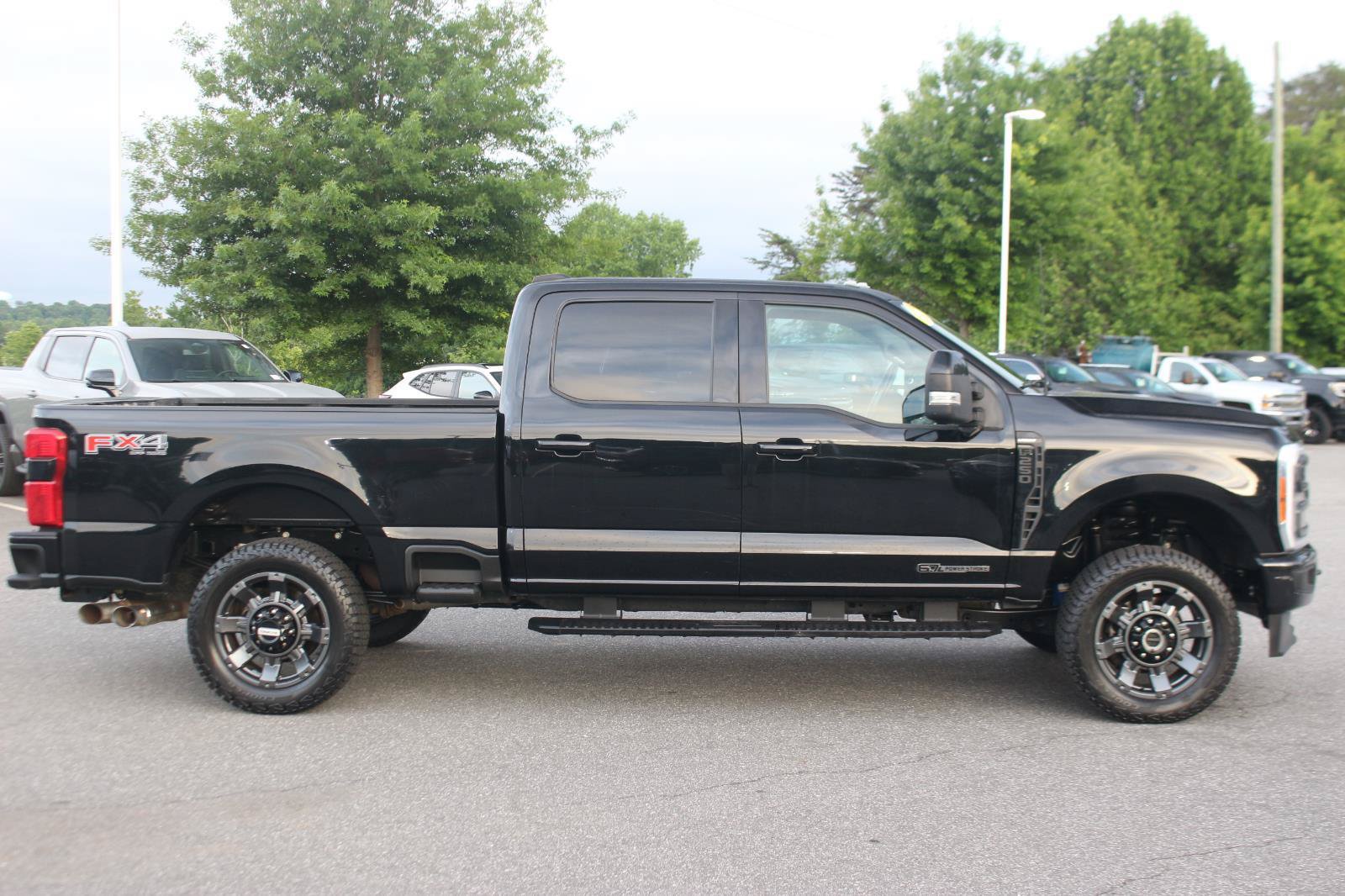 Used 2023 Ford F250 Lariat w/ Sport Appearance Package AWD/4WD image 8