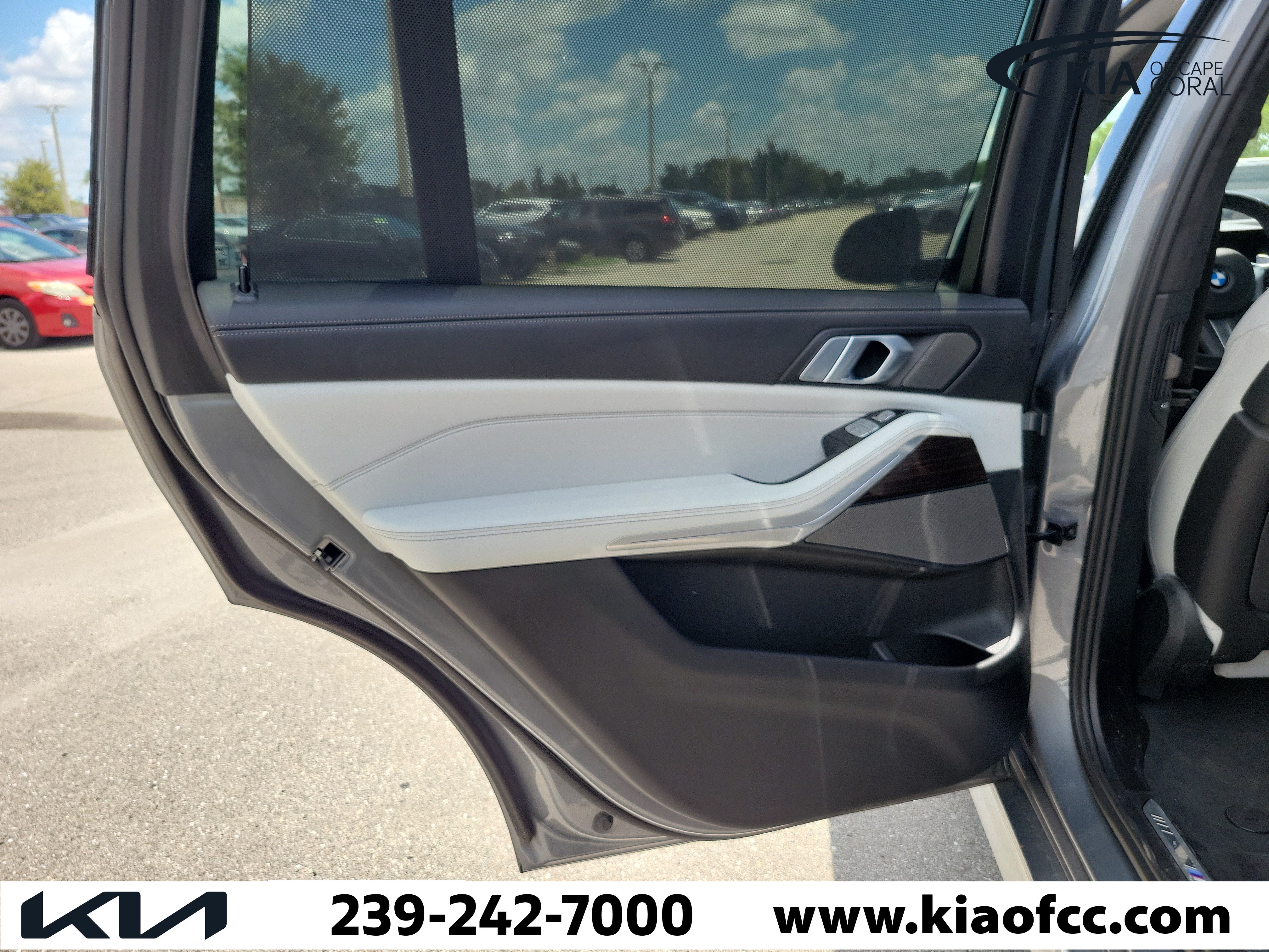 Used 2023 BMW X7 xDrive40i w/ Executive Package AWD/4WD image 18