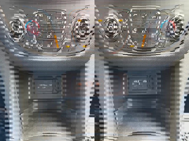 Used 2023 Chevrolet Equinox LT image 33