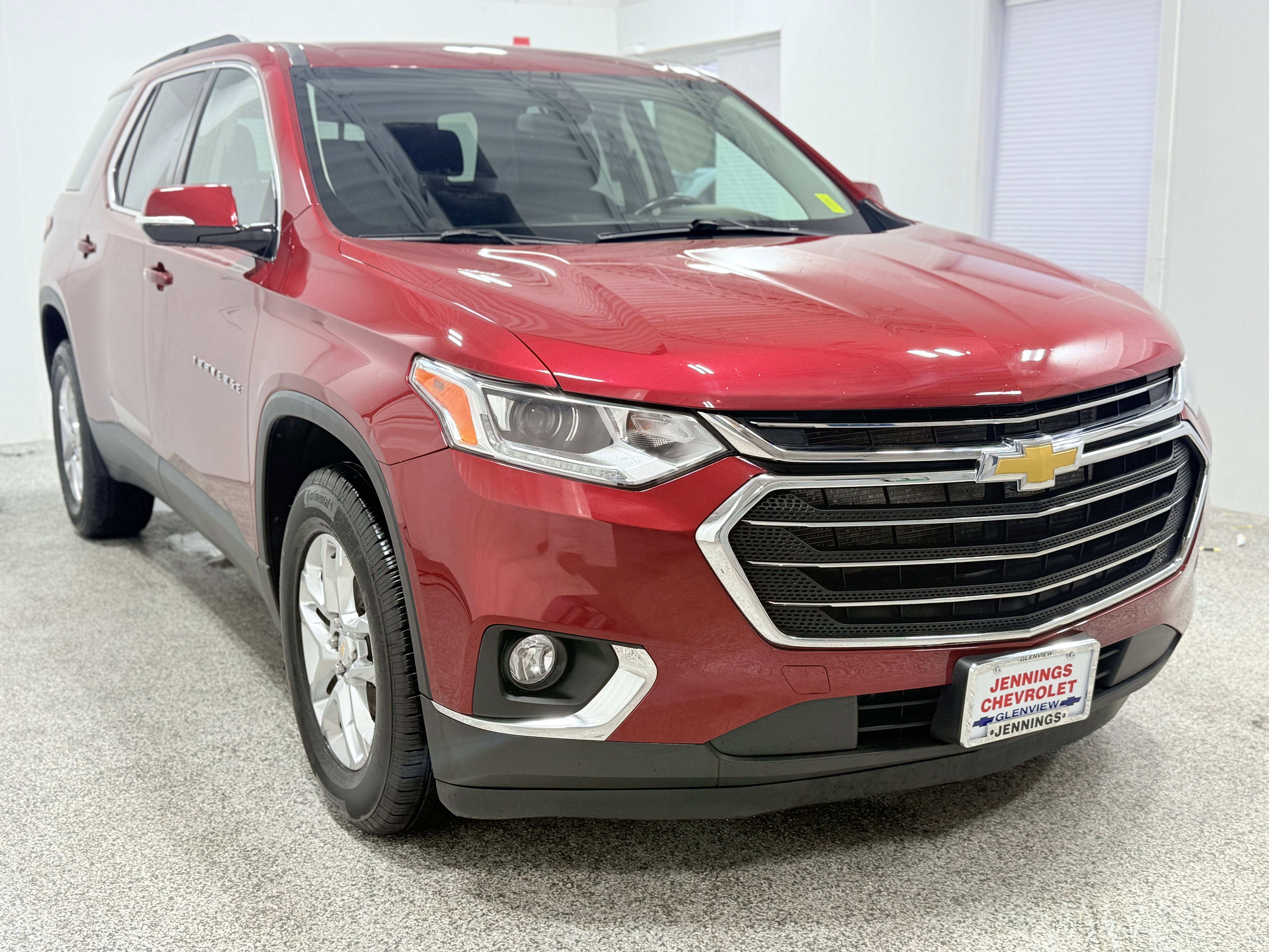 Used 2020 Chevrolet Traverse LT image 1
