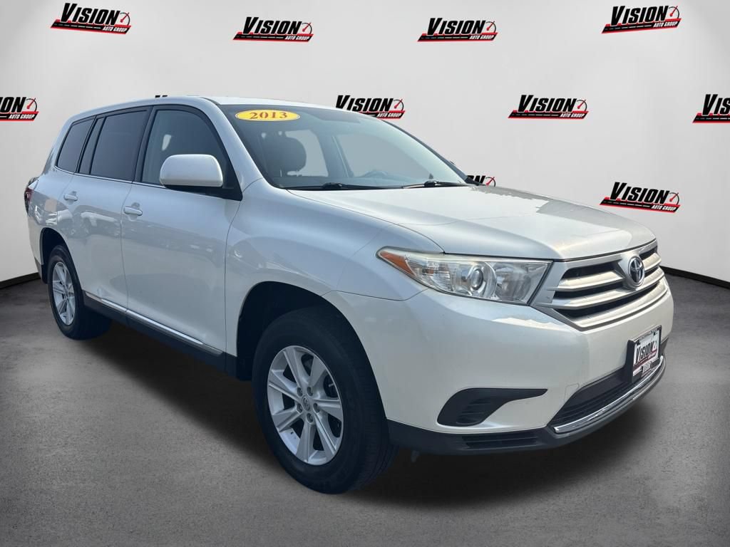 Used 2013 Toyota Highlander 4WD w/ Cold Weather Pkg image 3