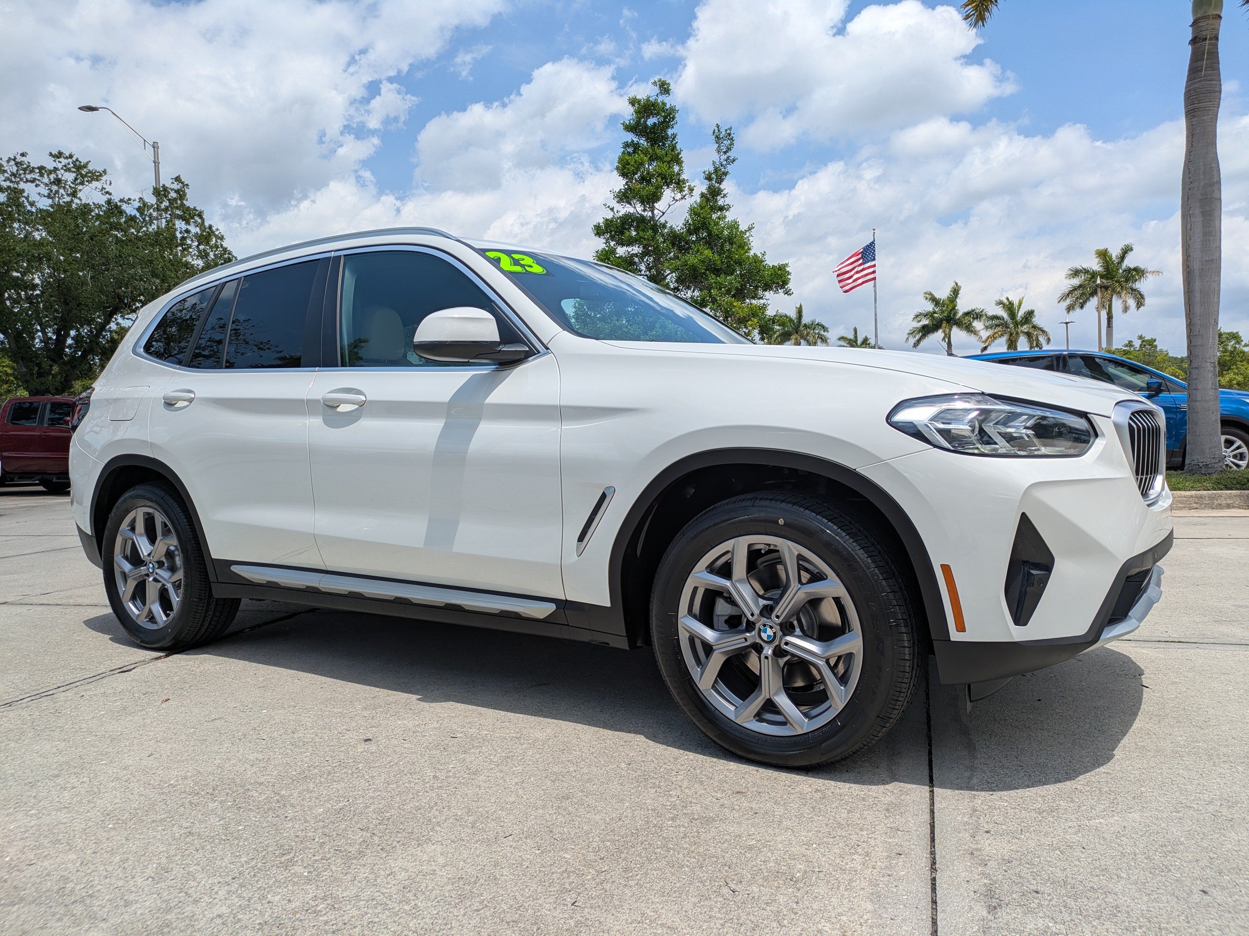 Used 2023 BMW X3 xDrive30i w/ Premium Package AWD/4WD image 2