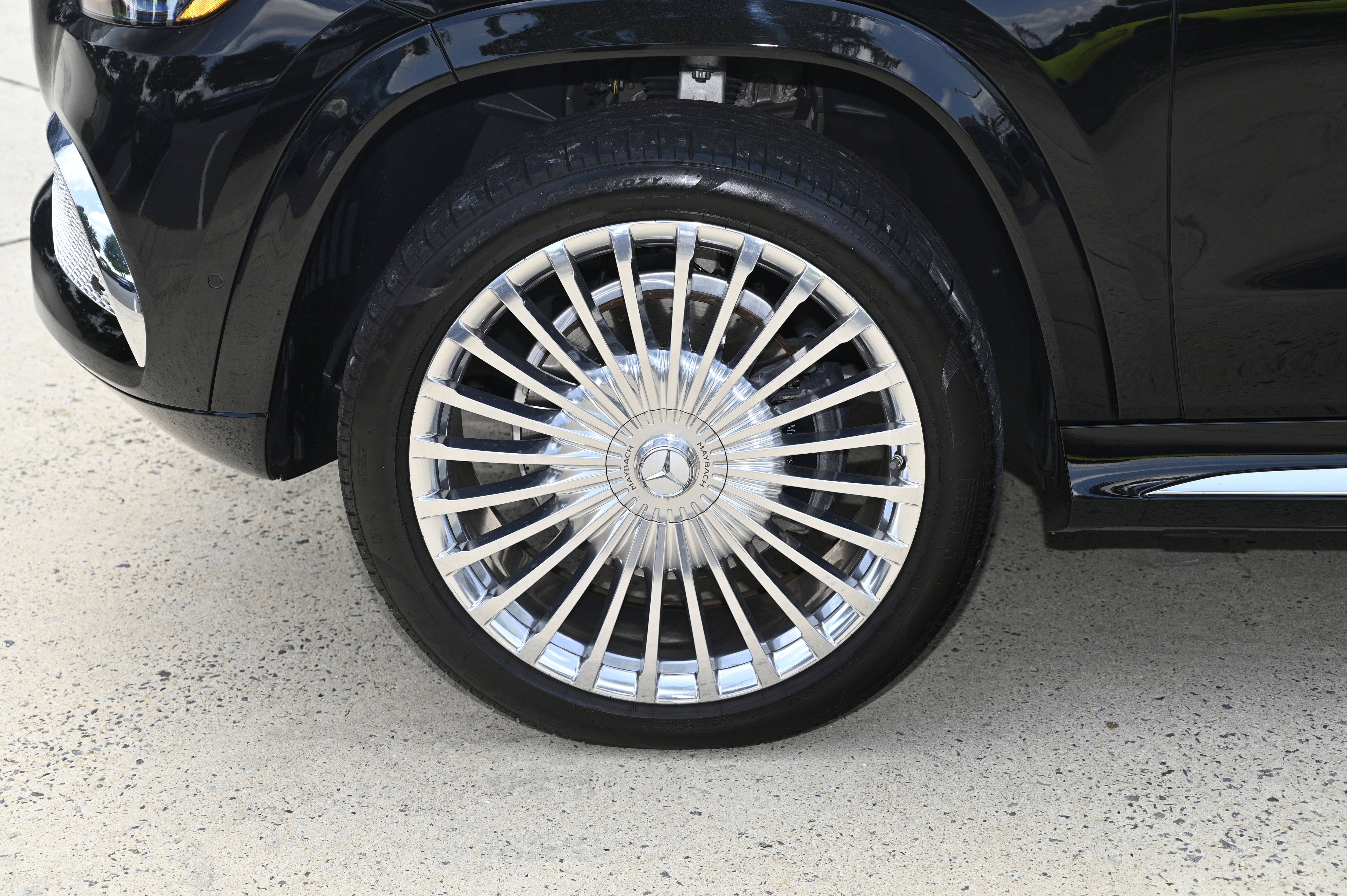 Used 2023 Mercedes-Benz Maybach GLS 600 4MATIC image 9