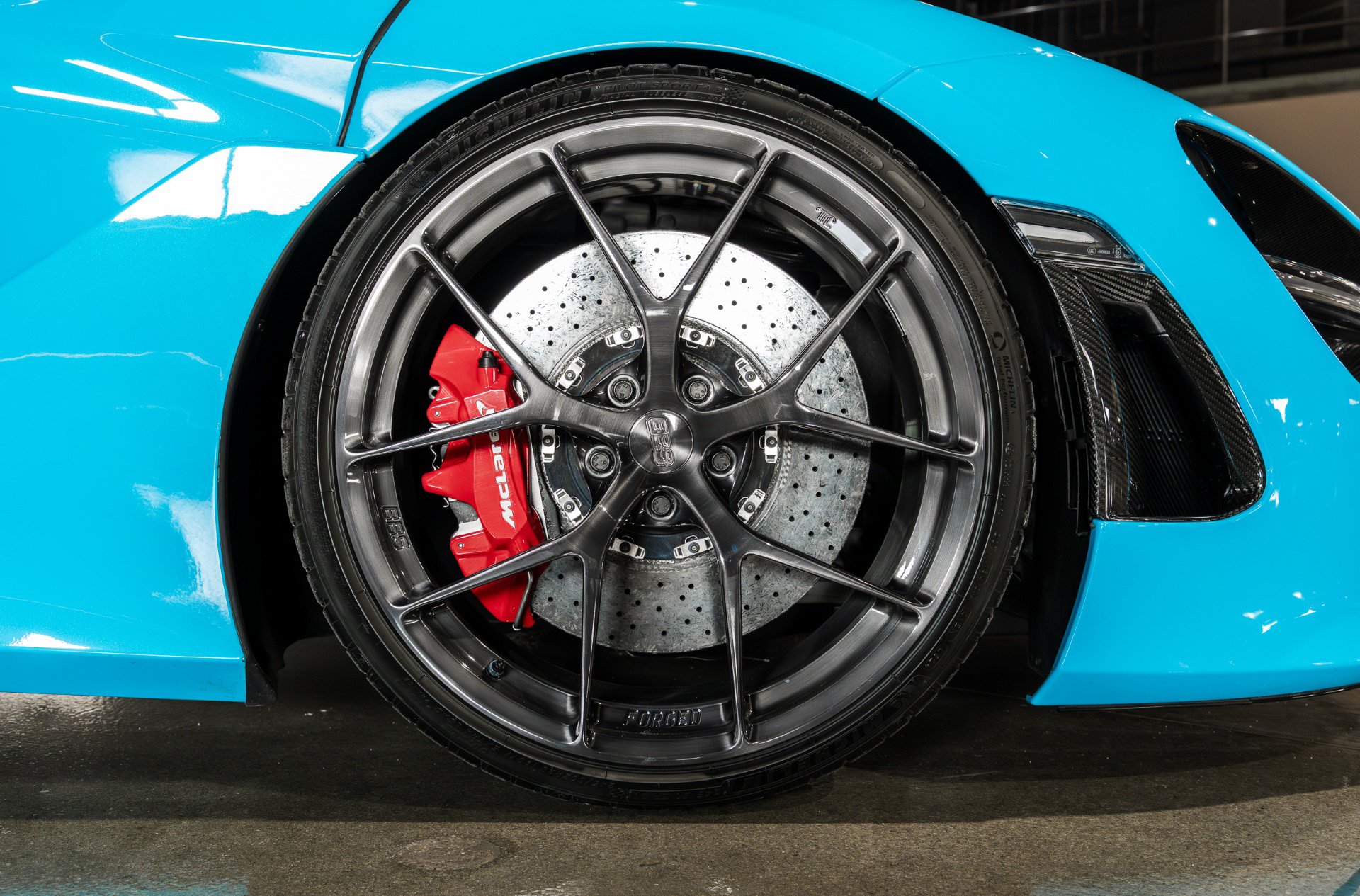 Used 2018 McLaren 720S RWD image 9
