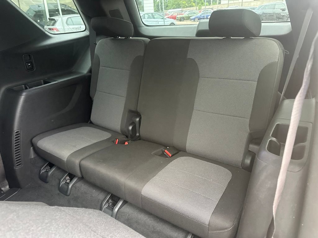 Used 2023 Chevrolet Traverse LT FWD image 15