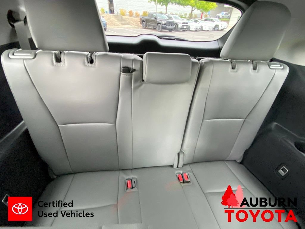 Certified 2024 Toyota Highlander Platinum AWD/4WD image 24