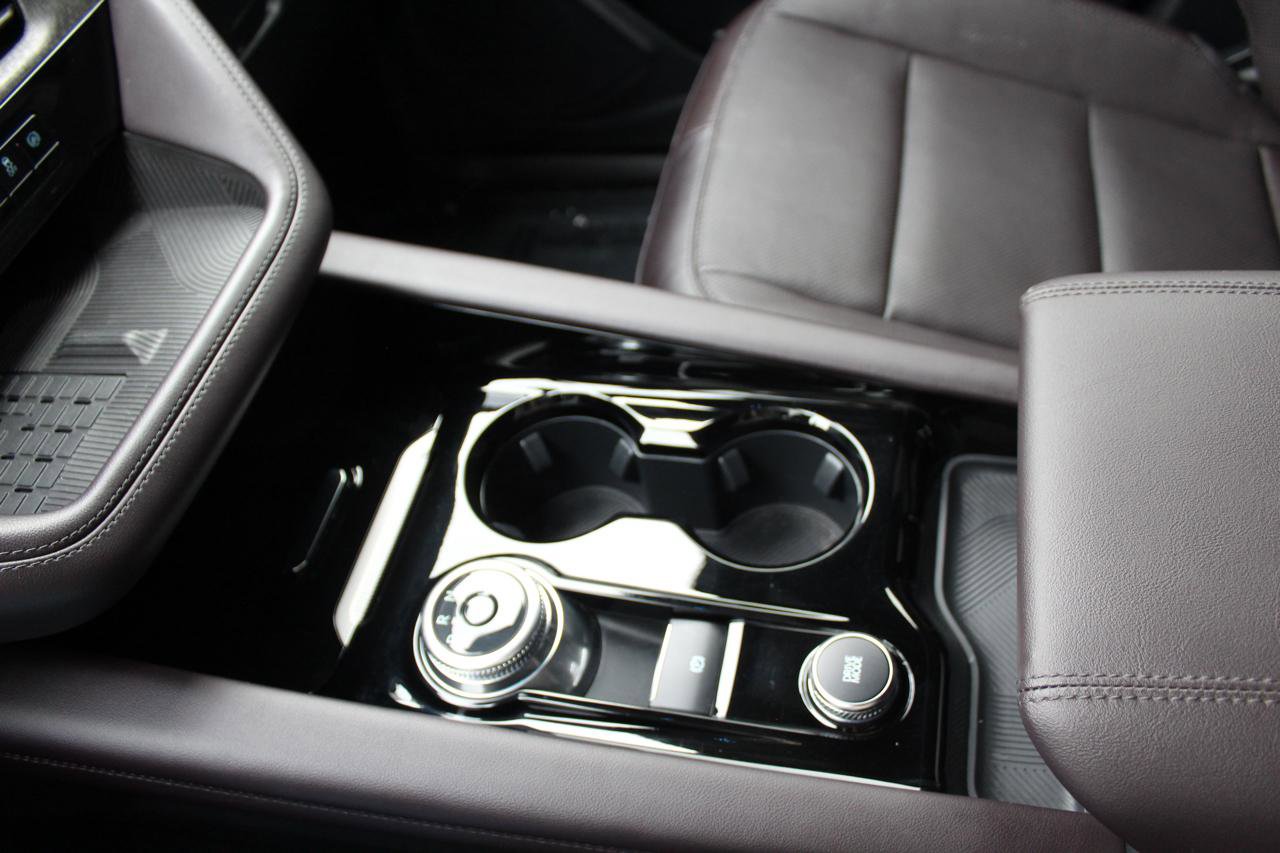 Used 2025 Ford Explorer Platinum w/ LUX Leather Package image 56