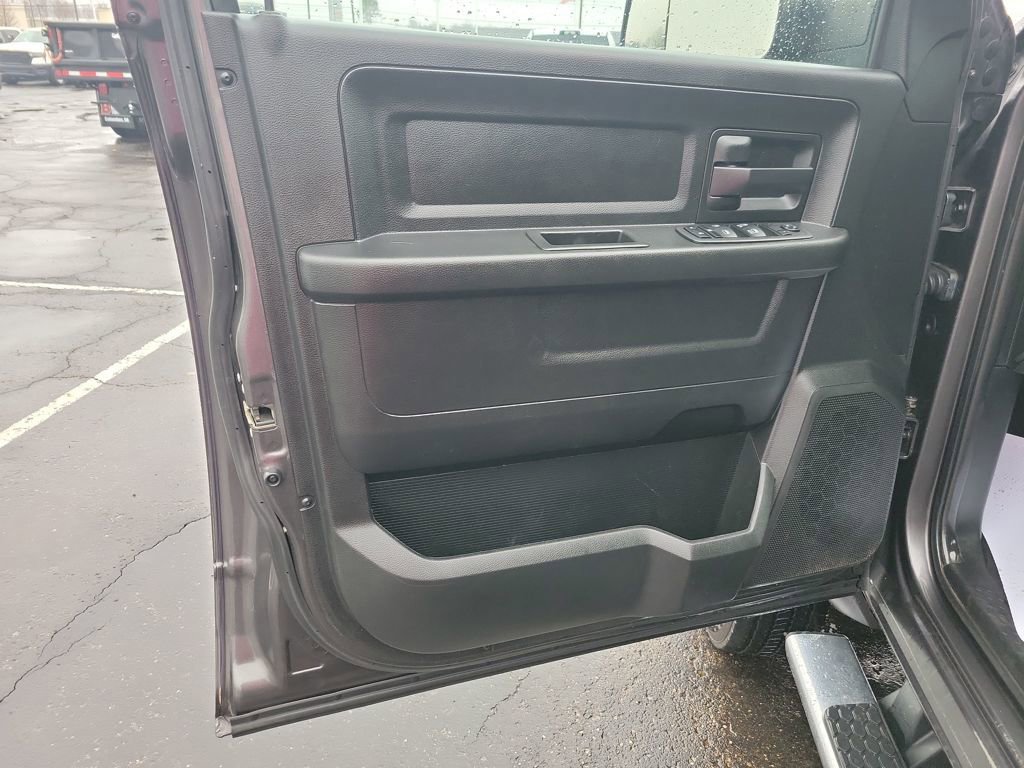 Used 2020 RAM 5500 Tradesman w/ Chrome Appearance Group image 37