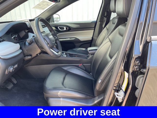 Used 2025 Jeep Compass Limited AWD/4WD image 9