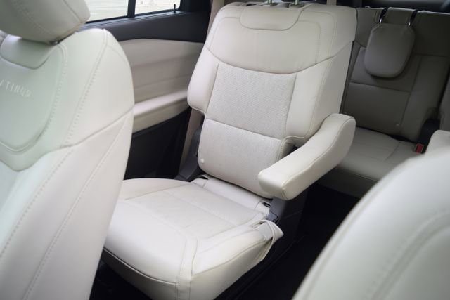 Used 2023 Ford Explorer Platinum w/ Technology Package AWD/4WD image 15