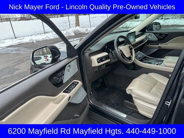 Used 2023 Lincoln Aviator Reserve w/ Equipment Group 201A image 9