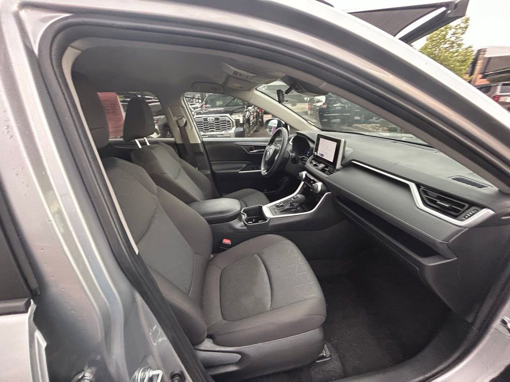 Used 2024 Toyota RAV4 XLE image 32