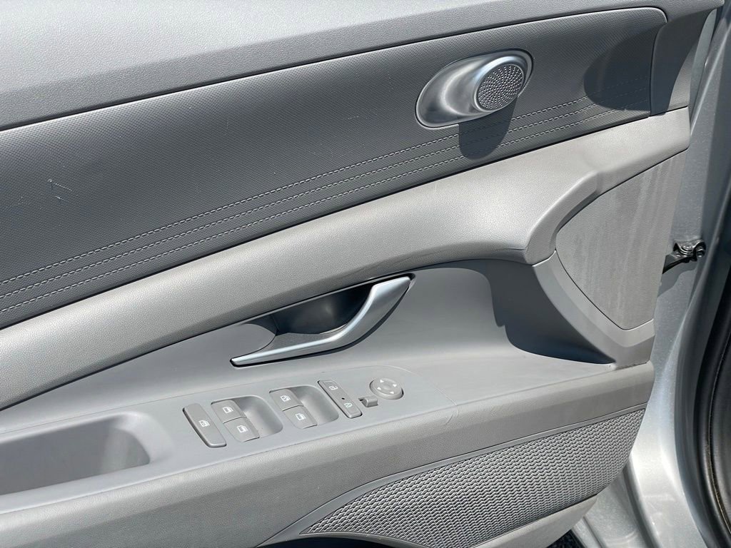 Used 2023 Hyundai Elantra SEL image 13