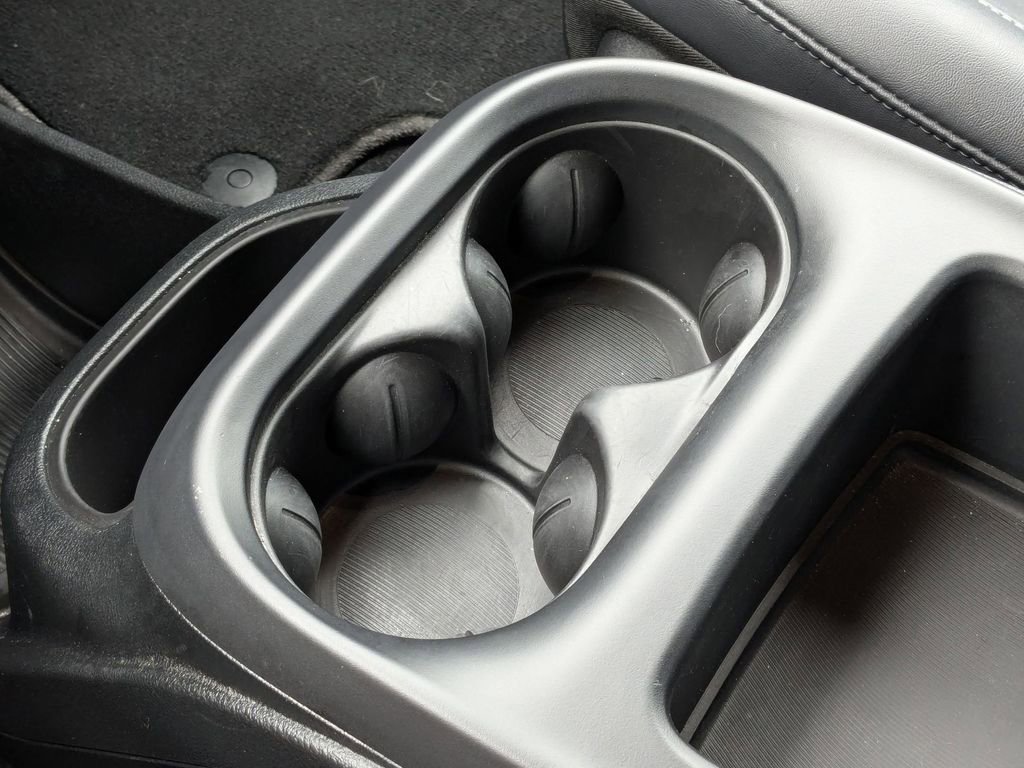 Used 2025 Chrysler Pacifica Select image 25