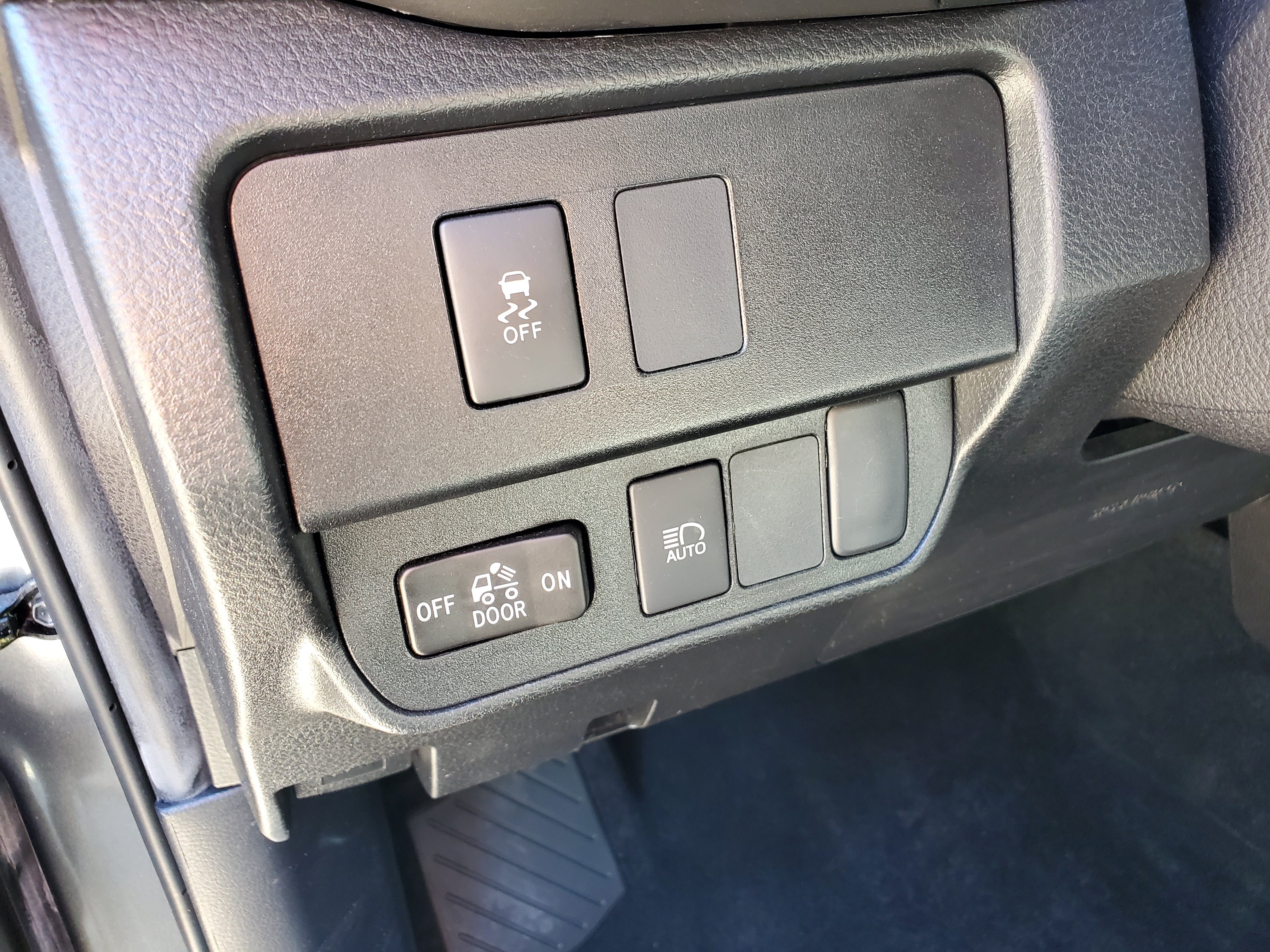 Used 2022 Toyota Tacoma SR AWD/4WD image 11