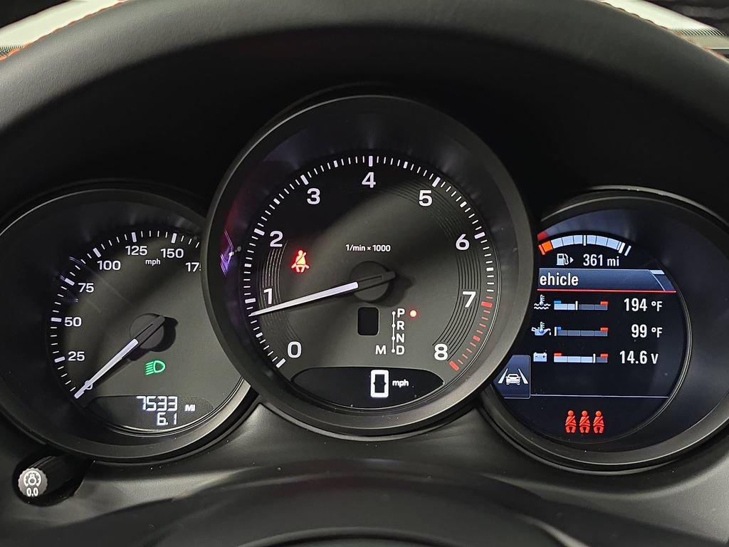 Certified 2025 Porsche Macan AWD/4WD image 15