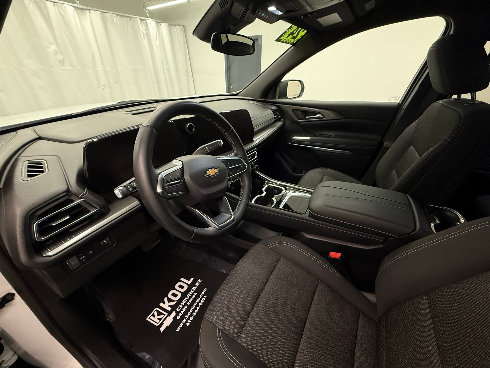 Used 2024 Chevrolet Traverse LS image 11