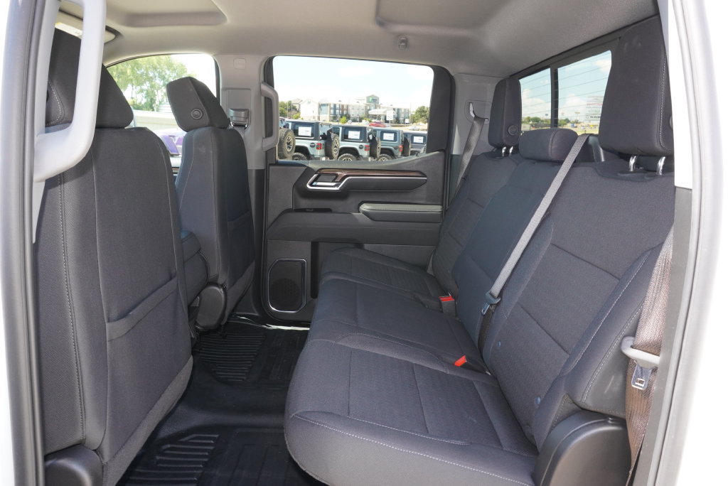 Used 2025 Chevrolet Silverado 1500 LT w/ Safety Package AWD/4WD image 28
