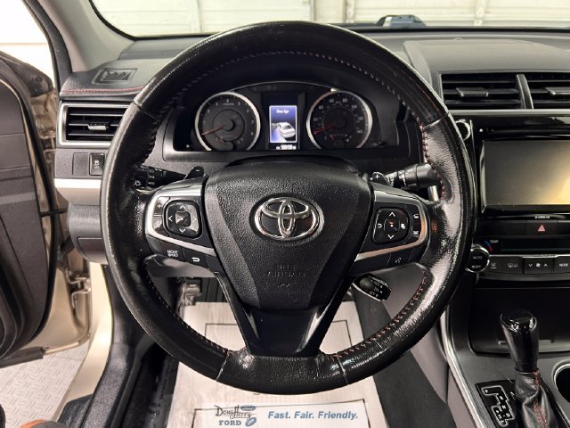 Used 2016 Toyota Camry XSE FWD image 39
